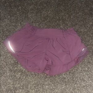 Women's Lululemon size 6 LR 2.5inch